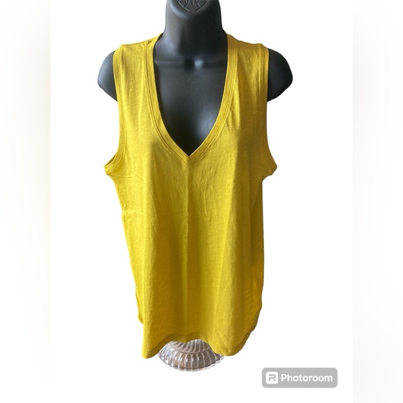 MADEWELL V-Neck Cotton Tank in Gilded Chartreuse. Size Medium. NWT. - Picture 9 of 9